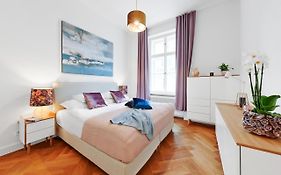 Palace Dlazdena Central Apartment - New Town